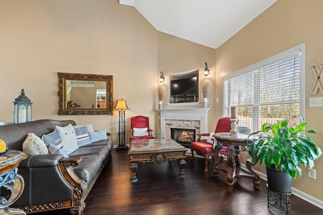 396 DIRKS CAIRN DR, Cordova, TN 38018