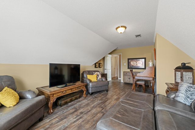 396 DIRKS CAIRN DR, Cordova, TN 38018