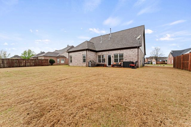 396 DIRKS CAIRN DR, Cordova, TN 38018