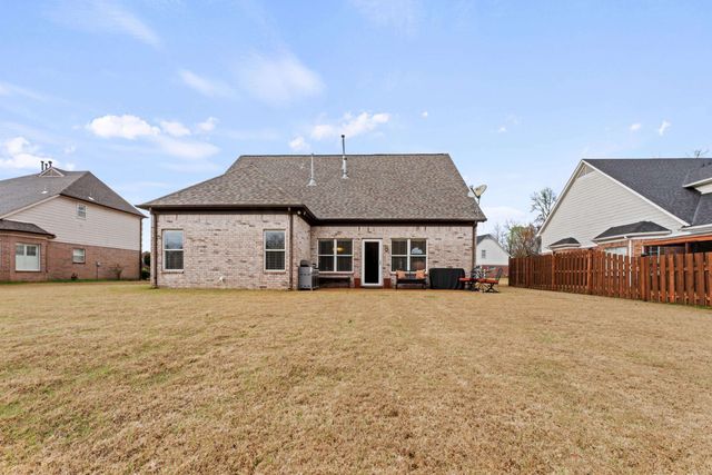 396 DIRKS CAIRN DR, Cordova, TN 38018