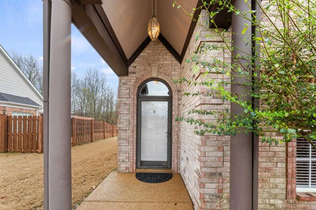 396 DIRKS CAIRN DR, Cordova, TN 38018