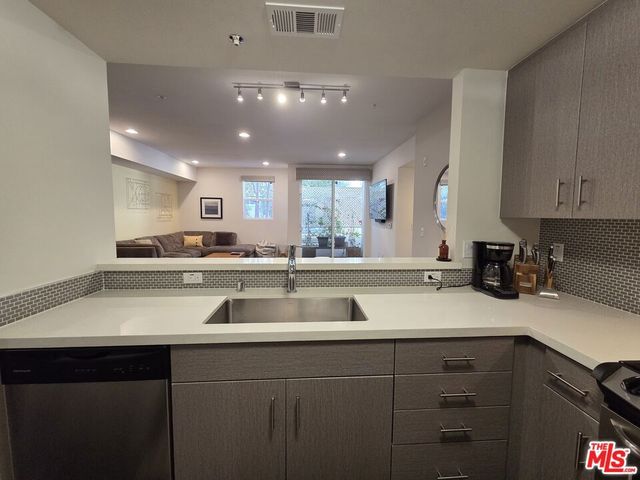 436 S Virgil Avenue 209, Los Angeles, CA 90020
