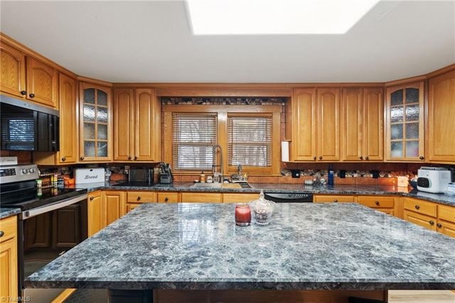 244 Glass Road, Mount Airy, NC 27030