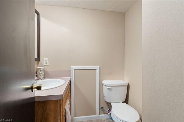 244 Glass Road, Mount Airy, NC 27030