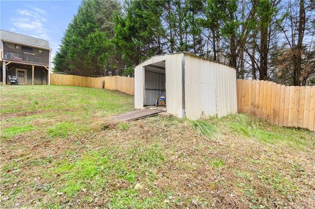 244 Glass Road, Mount Airy, NC 27030