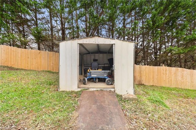 244 Glass Road, Mount Airy, NC 27030