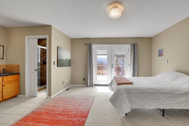 5320 N Vista Grande Rd, Otis Orchards, WA 99027