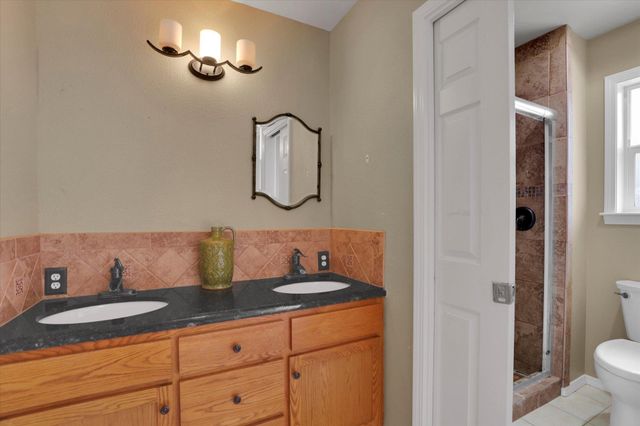 5320 N Vista Grande Rd, Otis Orchards, WA 99027