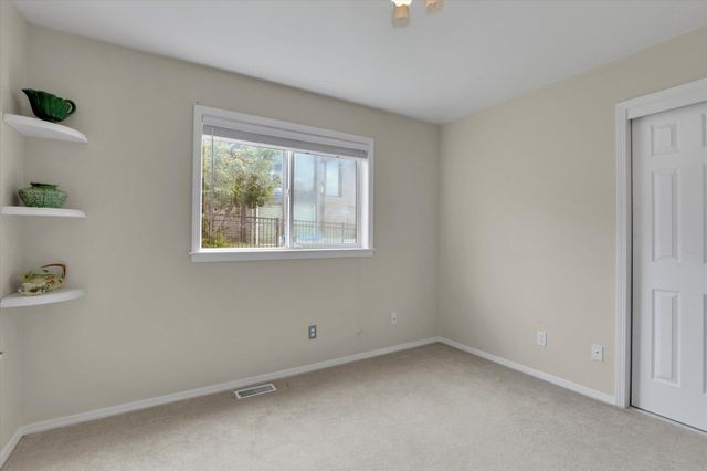 5320 N Vista Grande Rd, Otis Orchards, WA 99027