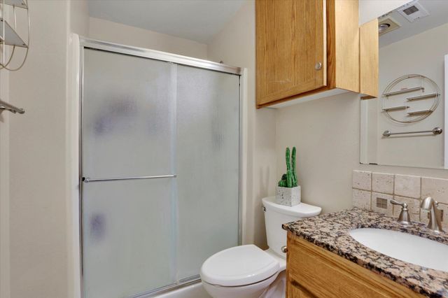 5320 N Vista Grande Rd, Otis Orchards, WA 99027