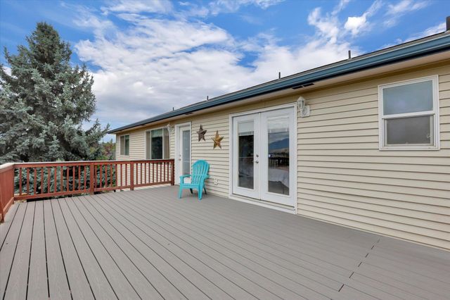 5320 N Vista Grande Rd, Otis Orchards, WA 99027