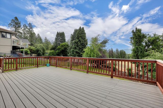 5320 N Vista Grande Rd, Otis Orchards, WA 99027