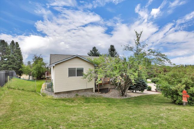 5320 N Vista Grande Rd, Otis Orchards, WA 99027