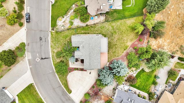 5320 N Vista Grande Rd, Otis Orchards, WA 99027