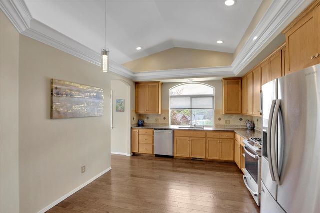 5320 N Vista Grande Rd, Otis Orchards, WA 99027