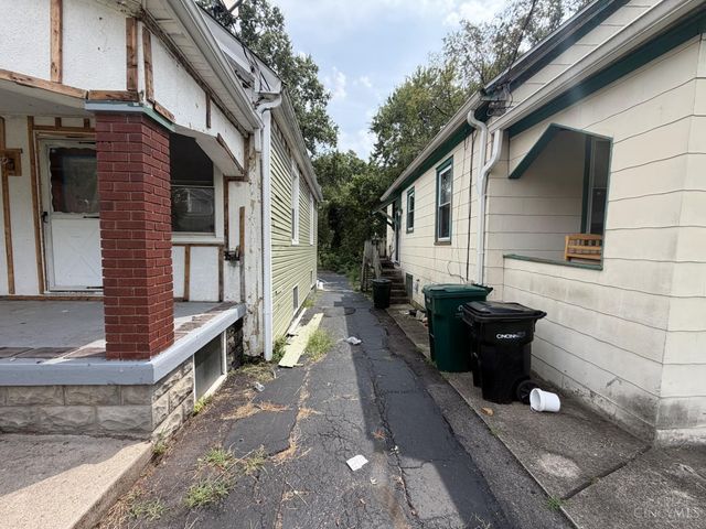 4334 Watterson Street, Cincinnati, OH 45227