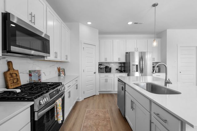 9016 Hutson Drive, White House, TN 37188