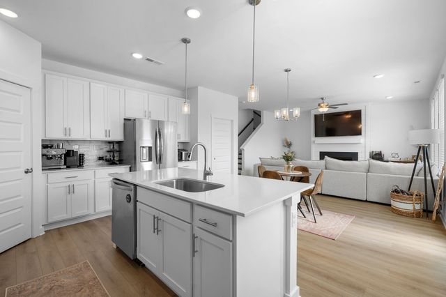 9016 Hutson Drive, White House, TN 37188