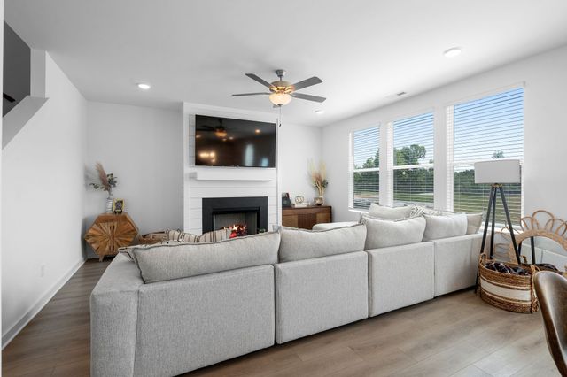 9016 Hutson Drive, White House, TN 37188