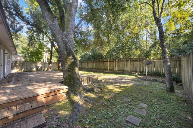 83 Summer Crest Circle, The Woodlands, TX 77381