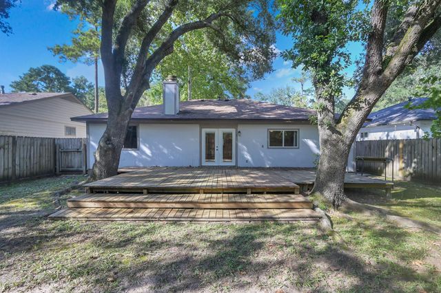 83 Summer Crest Circle, The Woodlands, TX 77381