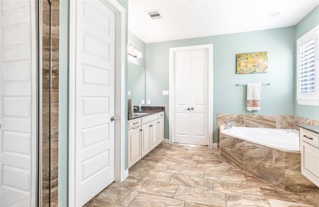 13808 N Lake Branch Lane, Houston, TX 77044