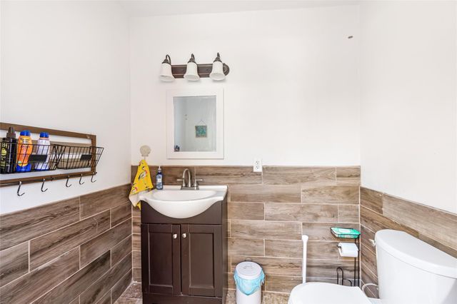 13808 N Lake Branch Lane, Houston, TX 77044