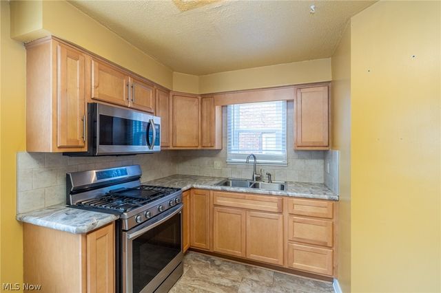831 Sable Road, Cleveland, OH 44119