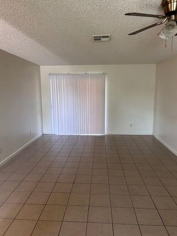 2532 W Chestnut Ct. Court, Visalia, CA 93277