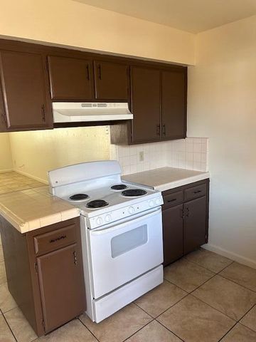 2532 W Chestnut Ct. Court, Visalia, CA 93277