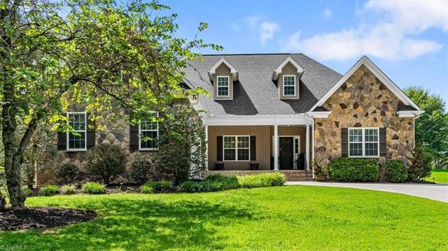 4898 Forest Oaks Drive, Greensboro, NC 27406