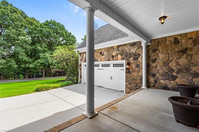 4898 Forest Oaks Drive, Greensboro, NC 27406