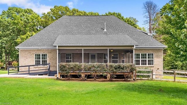 4898 Forest Oaks Drive, Greensboro, NC 27406