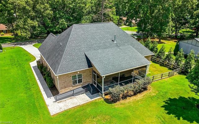 4898 Forest Oaks Drive, Greensboro, NC 27406