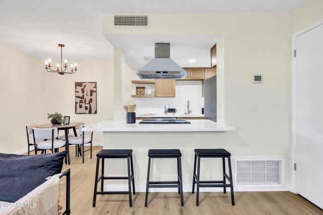 10217 N 7TH Place B, Phoenix, AZ 85020