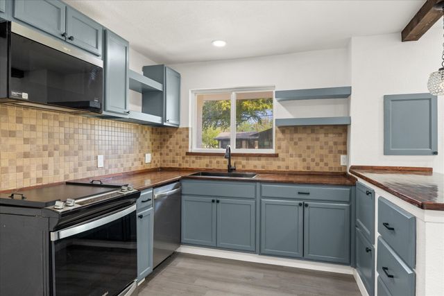 602 E 4th Street, Weatherford, TX 76086