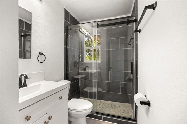 602 E 4th Street, Weatherford, TX 76086