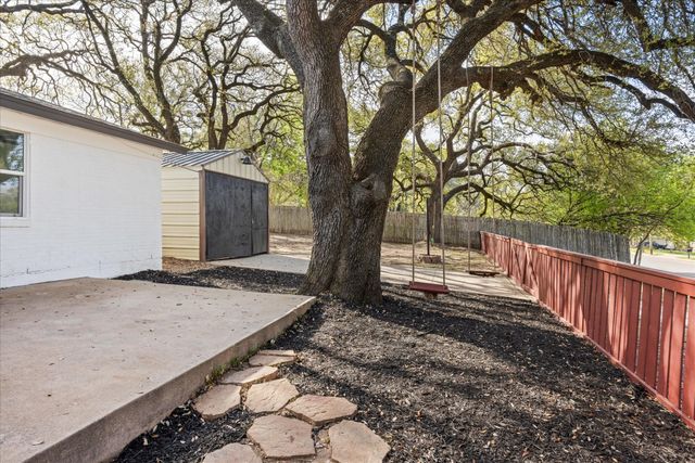 602 E 4th Street, Weatherford, TX 76086