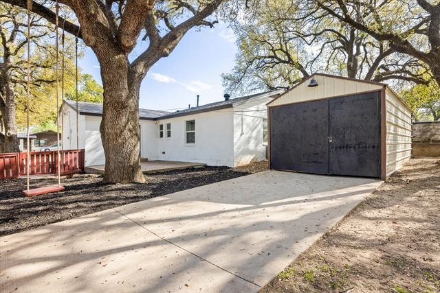 602 E 4th Street, Weatherford, TX 76086