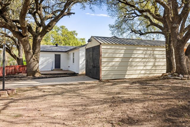 602 E 4th Street, Weatherford, TX 76086