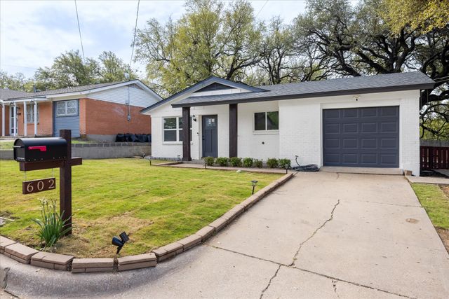 602 E 4th Street, Weatherford, TX 76086