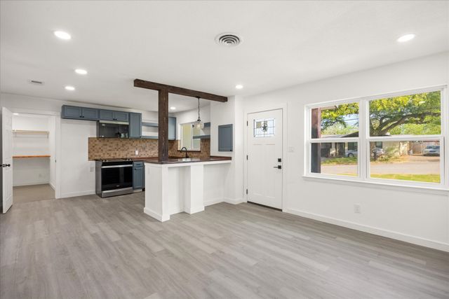 602 E 4th Street, Weatherford, TX 76086