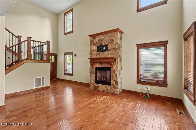 9091 N Piper Ct, Hayden, ID 83835