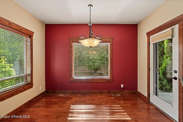 9091 N Piper Ct, Hayden, ID 83835