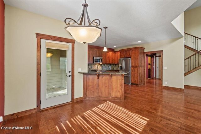 9091 N Piper Ct, Hayden, ID 83835