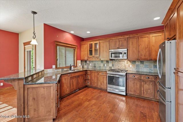 9091 N Piper Ct, Hayden, ID 83835