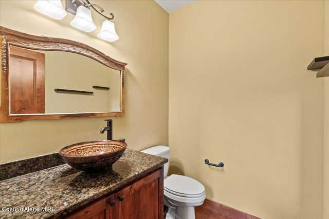 9091 N Piper Ct, Hayden, ID 83835