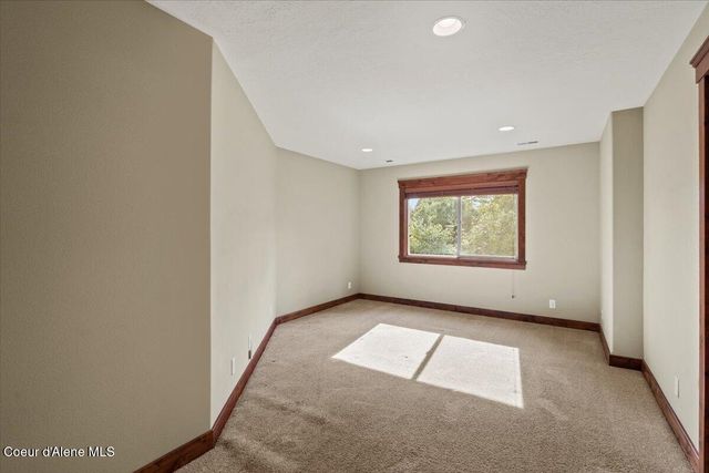 9091 N Piper Ct, Hayden, ID 83835