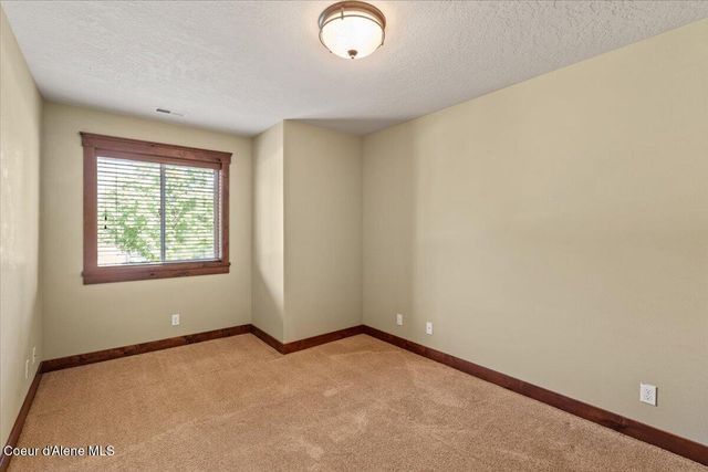 9091 N Piper Ct, Hayden, ID 83835