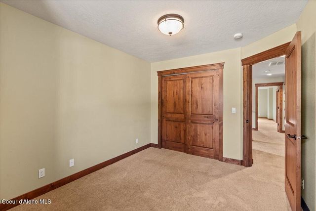 9091 N Piper Ct, Hayden, ID 83835
